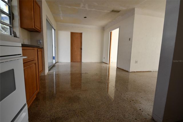 2255 LESLEE LAKE DRIVE N, St Petersburg, FL 33713