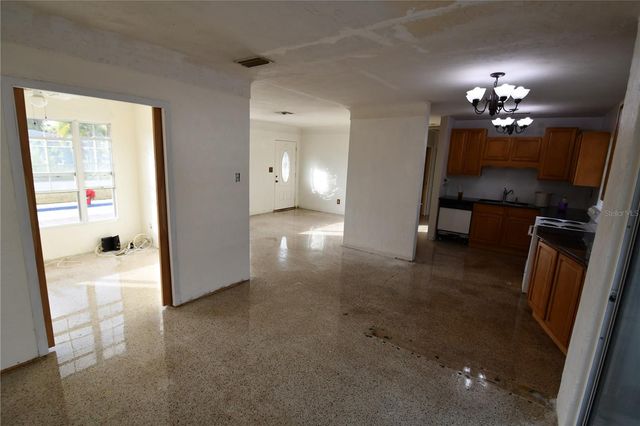 2255 LESLEE LAKE DRIVE N, St Petersburg, FL 33713