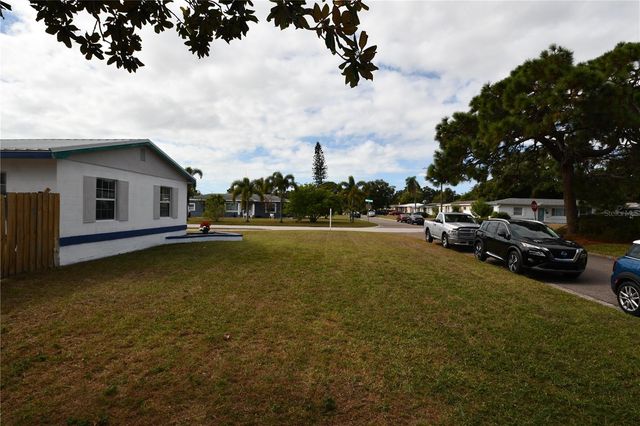 2255 LESLEE LAKE DRIVE N, St Petersburg, FL 33713