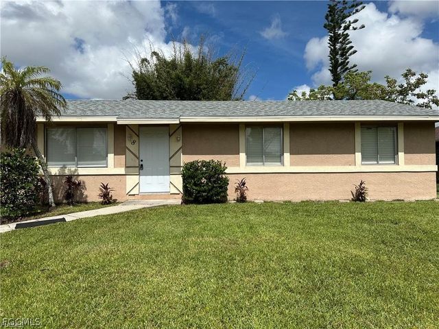 8 Roanoke DR, Fort Myers, FL 33905