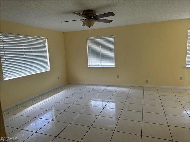 8 Roanoke DR, Fort Myers, FL 33905
