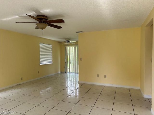 8 Roanoke DR, Fort Myers, FL 33905