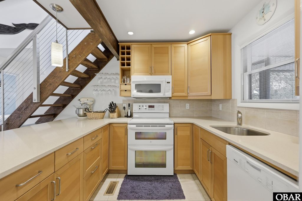 Image 16 of property listing at 125 Seabreeze Drive Lot 10, Duck, NC 27949