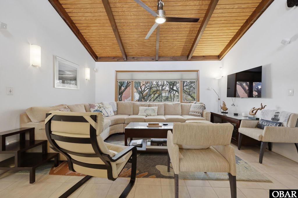 Image 8 of property listing at 125 Seabreeze Drive Lot 10, Duck, NC 27949