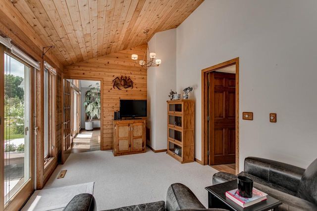 3040 WINDFIELD DRIVE, Neenah, WI 54956