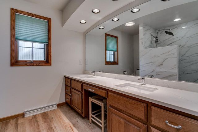 3040 WINDFIELD DRIVE, Neenah, WI 54956