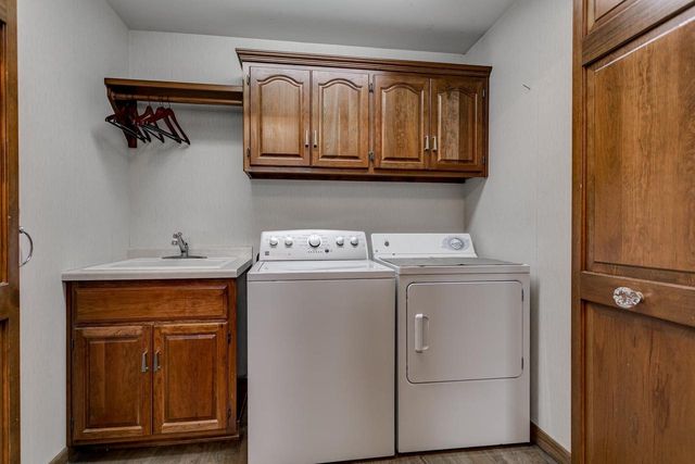 3040 WINDFIELD DRIVE, Neenah, WI 54956