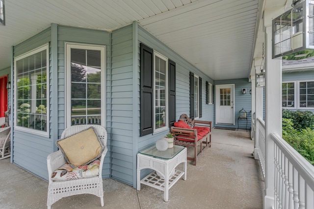 3040 WINDFIELD DRIVE, Neenah, WI 54956