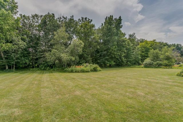 3040 WINDFIELD DRIVE, Neenah, WI 54956