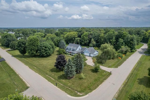 3040 WINDFIELD DRIVE, Neenah, WI 54956