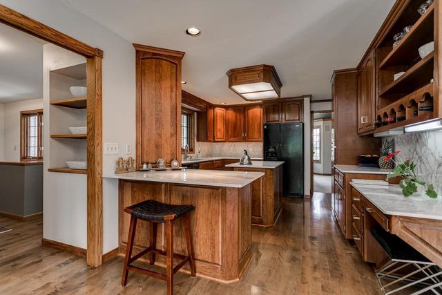 3040 WINDFIELD DRIVE, Neenah, WI 54956