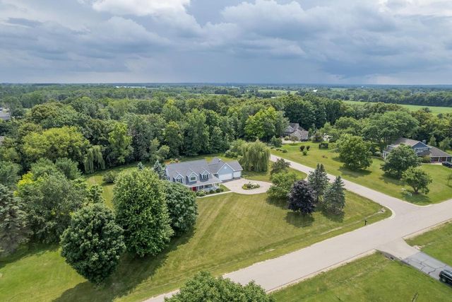 3040 WINDFIELD DRIVE, Neenah, WI 54956