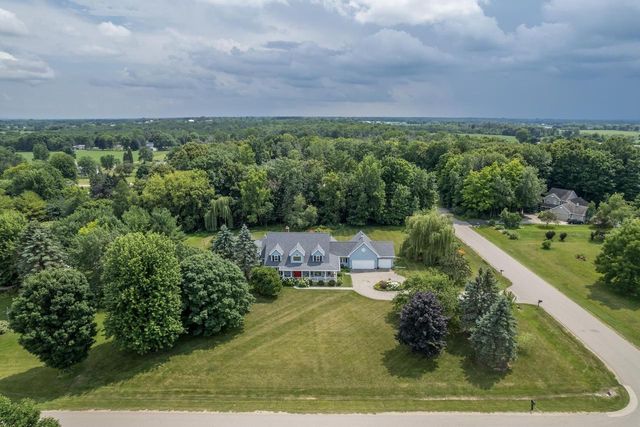 3040 WINDFIELD DRIVE, Neenah, WI 54956
