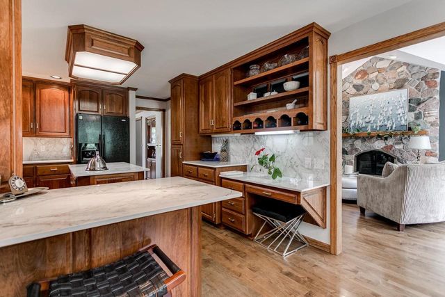 3040 WINDFIELD DRIVE, Neenah, WI 54956