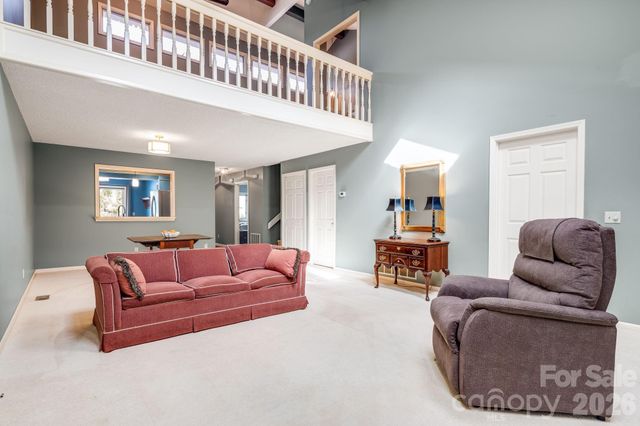 1104 Red Oak Drive, Hendersonville, NC 28791