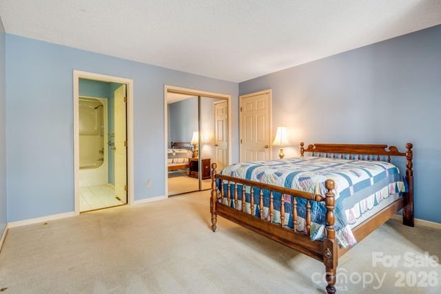 1104 Red Oak Drive, Hendersonville, NC 28791