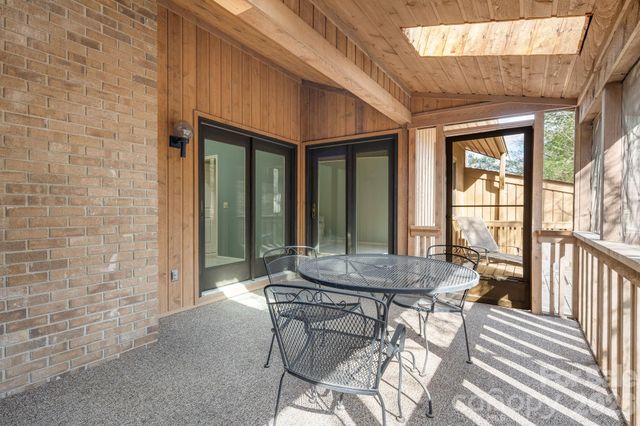 1104 Red Oak Drive, Hendersonville, NC 28791