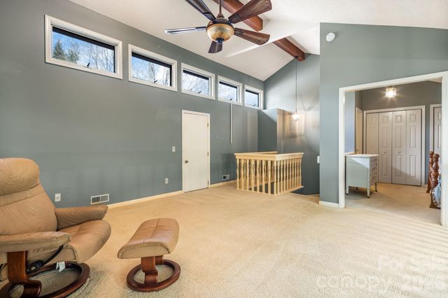 1104 Red Oak Drive, Hendersonville, NC 28791