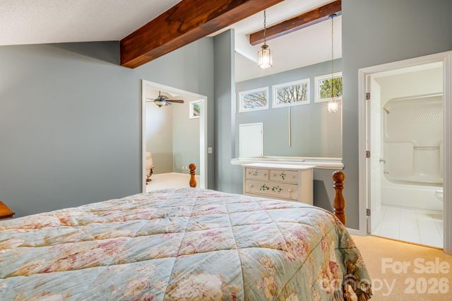 1104 Red Oak Drive, Hendersonville, NC 28791