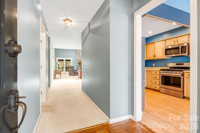 1104 Red Oak Drive, Hendersonville, NC 28791