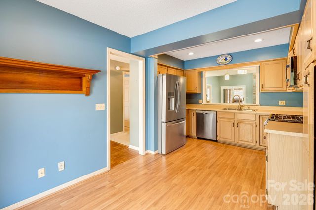 1104 Red Oak Drive, Hendersonville, NC 28791