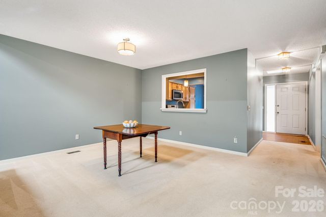 1104 Red Oak Drive, Hendersonville, NC 28791