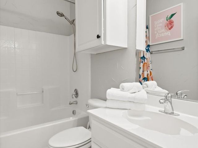 12721 Old MacGregor Lane, Fort Worth, TX 76244