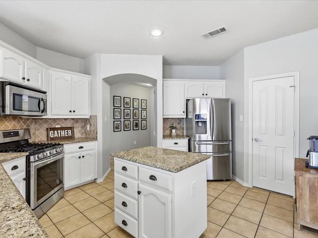 12721 Old MacGregor Lane, Fort Worth, TX 76244