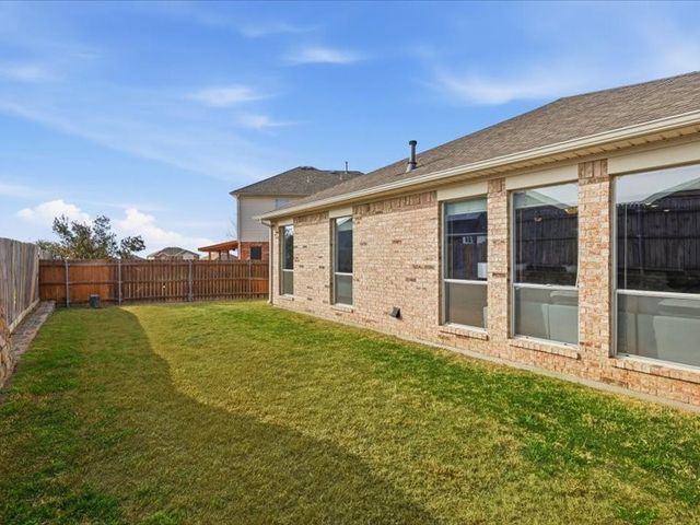 12721 Old MacGregor Lane, Fort Worth, TX 76244