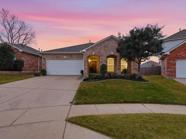 12721 Old MacGregor Lane, Fort Worth, TX 76244