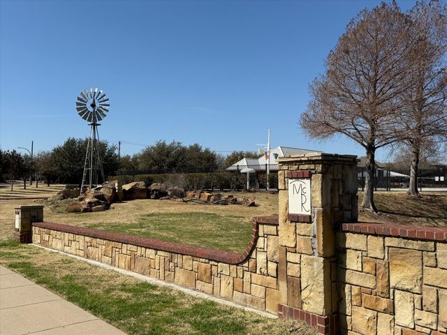 12721 Old MacGregor Lane, Fort Worth, TX 76244