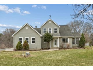 287 Plainview Drive, River Falls, WI 54022