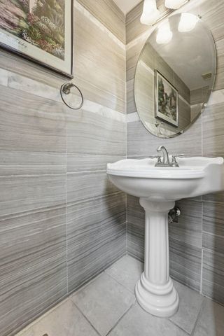 5660 Newington Drive, Hilliard, OH 43026