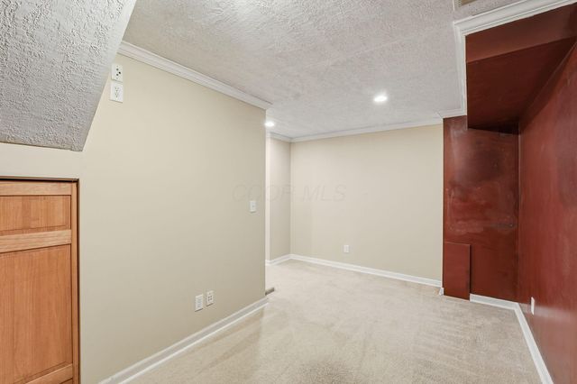 5660 Newington Drive, Hilliard, OH 43026