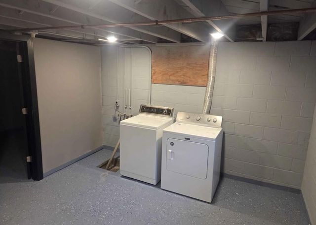 555 Meadow LANE, Sheboygan Falls, WI 53085