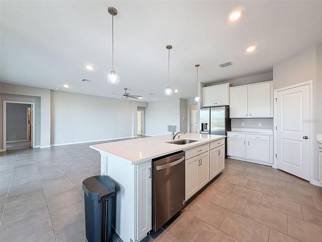 10559 BRIDGEGATE HEIGHTS LOOP, San Antonio, FL 33576