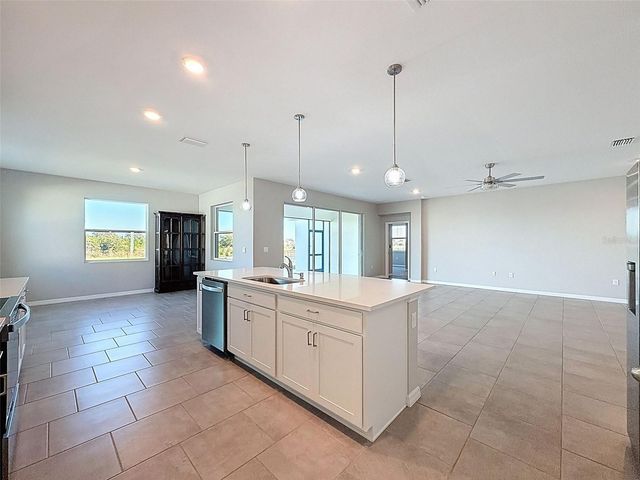 10559 BRIDGEGATE HEIGHTS LOOP, San Antonio, FL 33576