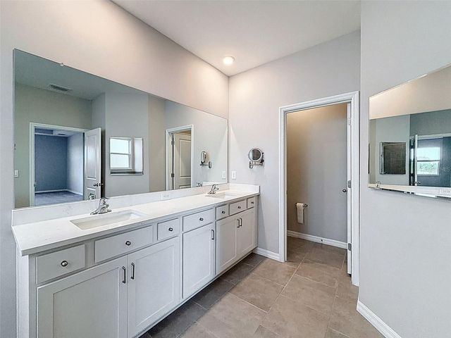 10559 BRIDGEGATE HEIGHTS LOOP, San Antonio, FL 33576