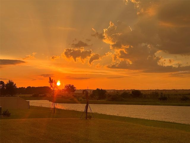 10559 BRIDGEGATE HEIGHTS LOOP, San Antonio, FL 33576