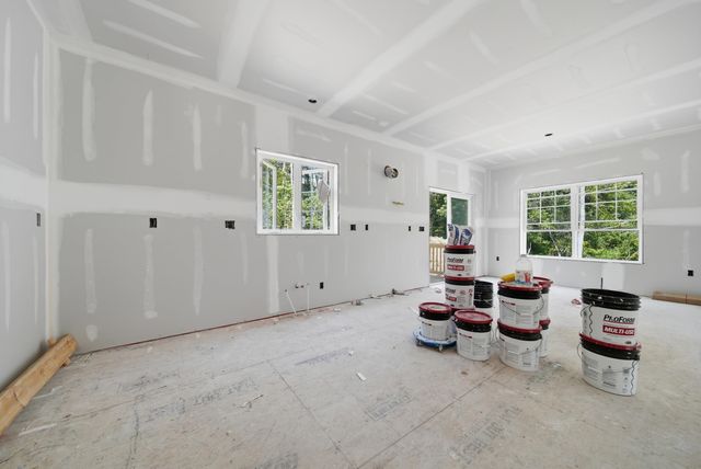 78 Gowing Road, Hudson, NH 03051