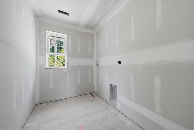 78 Gowing Road, Hudson, NH 03051