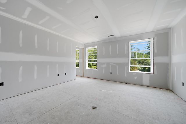 78 Gowing Road, Hudson, NH 03051
