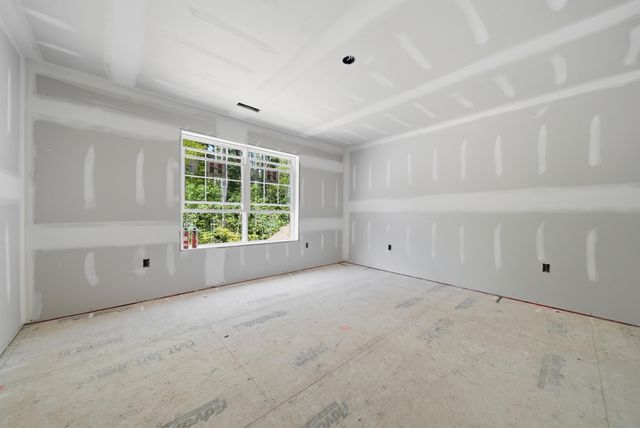 78 Gowing Road, Hudson, NH 03051