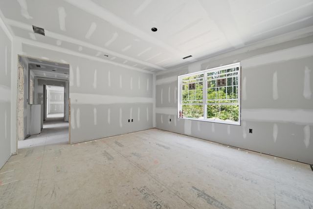 78 Gowing Road, Hudson, NH 03051