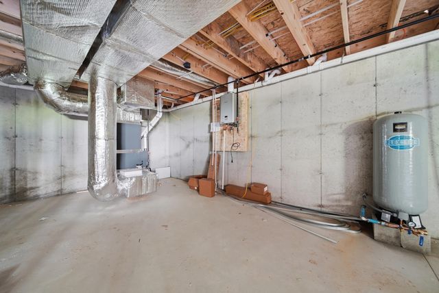 78 Gowing Road, Hudson, NH 03051