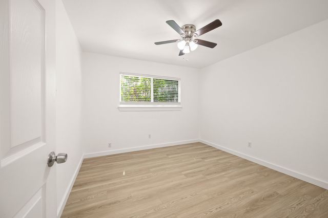 840 Edgehill Drive, Hurst, TX 76053