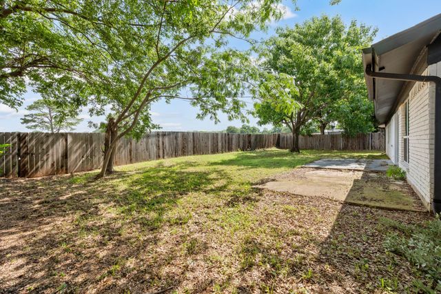840 Edgehill Drive, Hurst, TX 76053