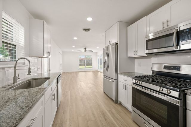 840 Edgehill Drive, Hurst, TX 76053
