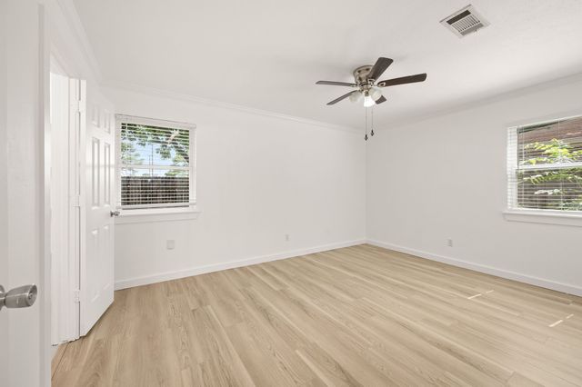 840 Edgehill Drive, Hurst, TX 76053