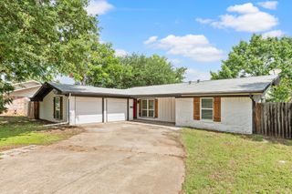 840 Edgehill Drive, Hurst, TX 76053